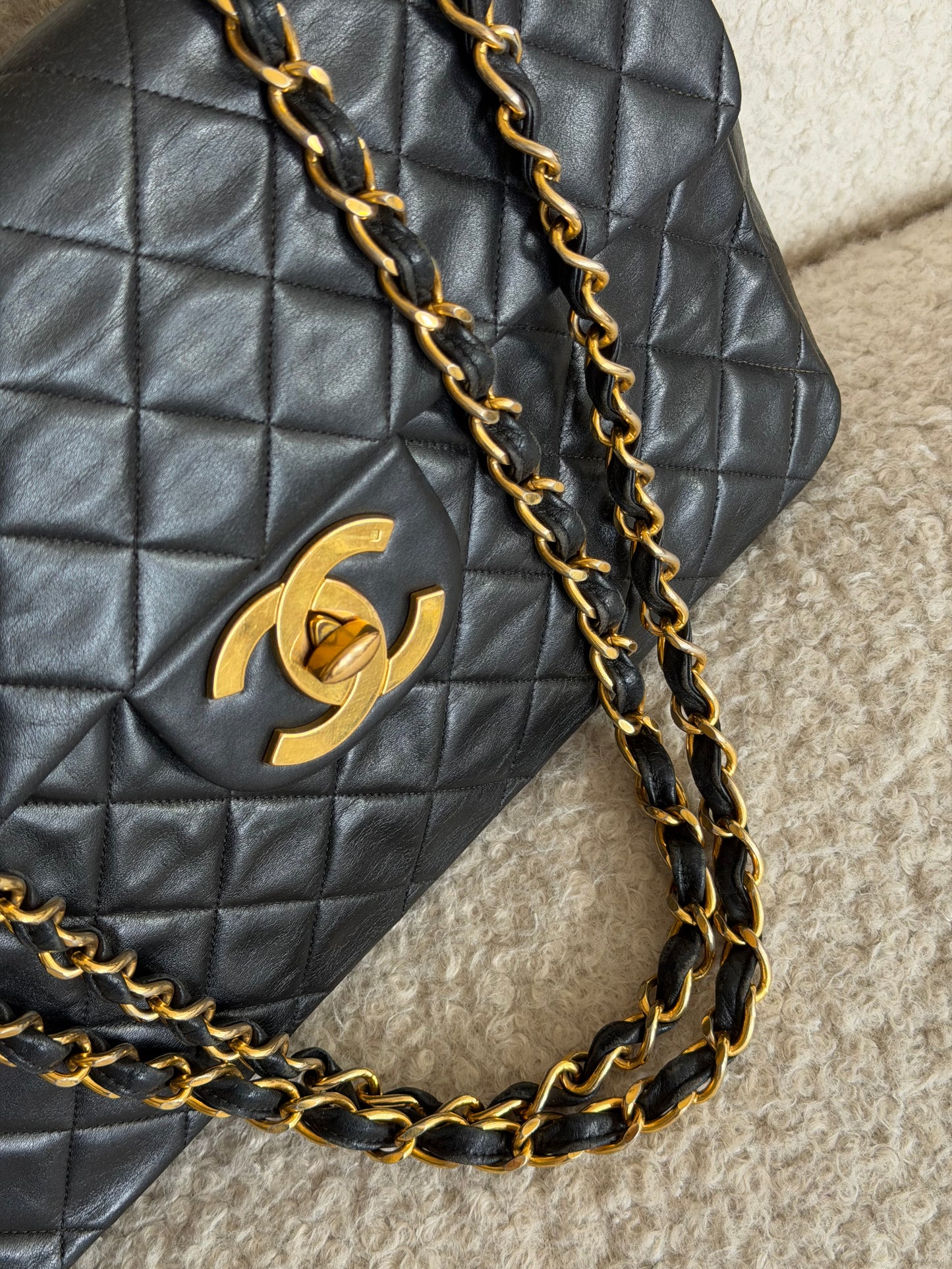 Pre-Owned Black Matelassé Lambskin Maxi Single Flap