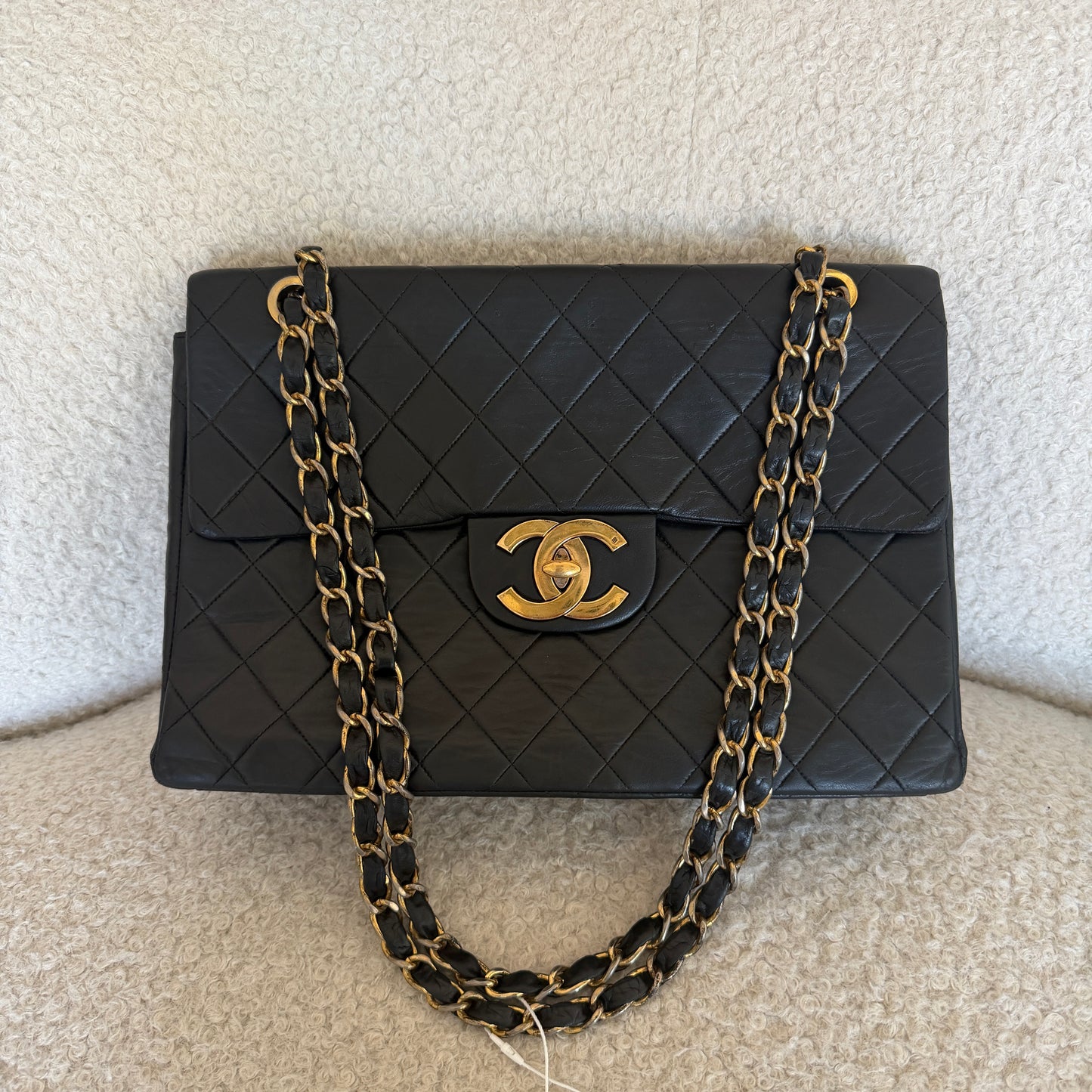 Pre-Owned Black Matelassé Lambskin Leather Maxi Single Flap Crossbody Bag