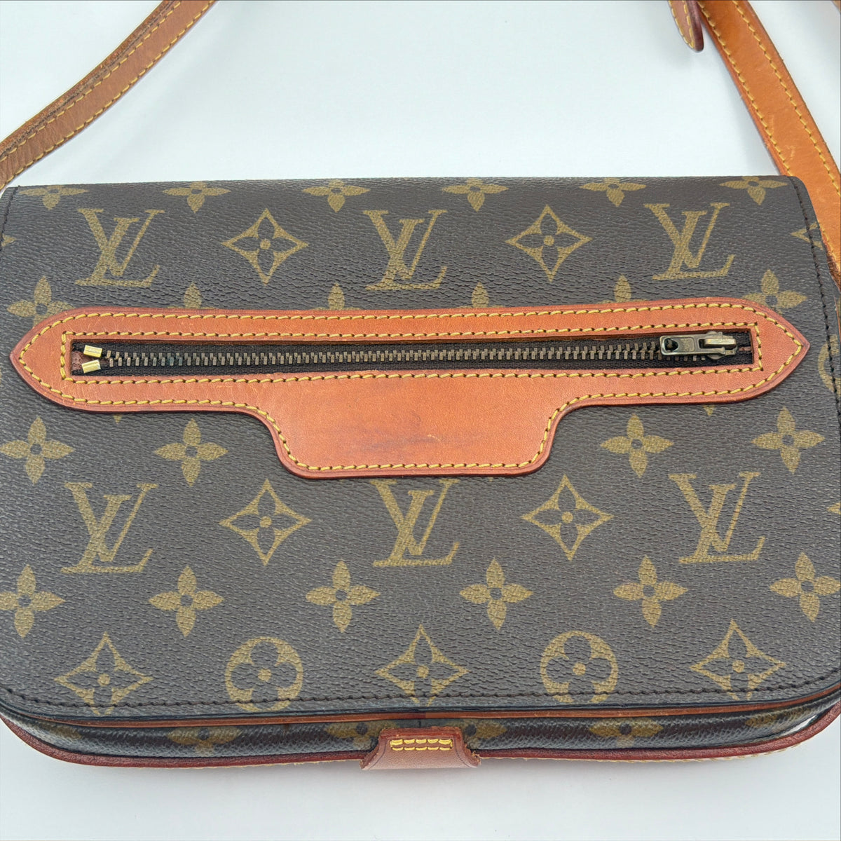 Pre-Owned LV Monogram Canvas Saint Germain 23 Crossbody Bag