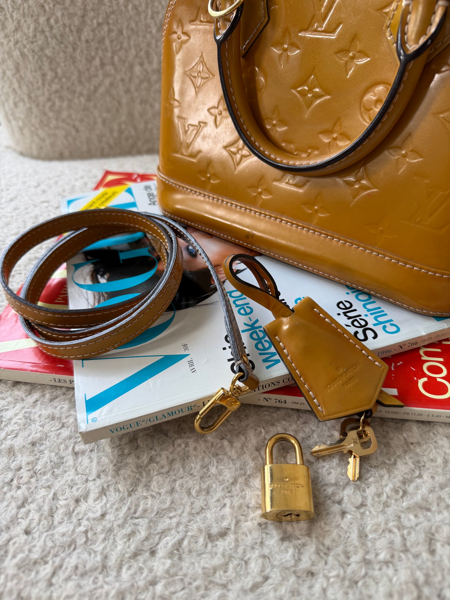Pre-Owned Gold Monogram Vernis Leather Alma BB