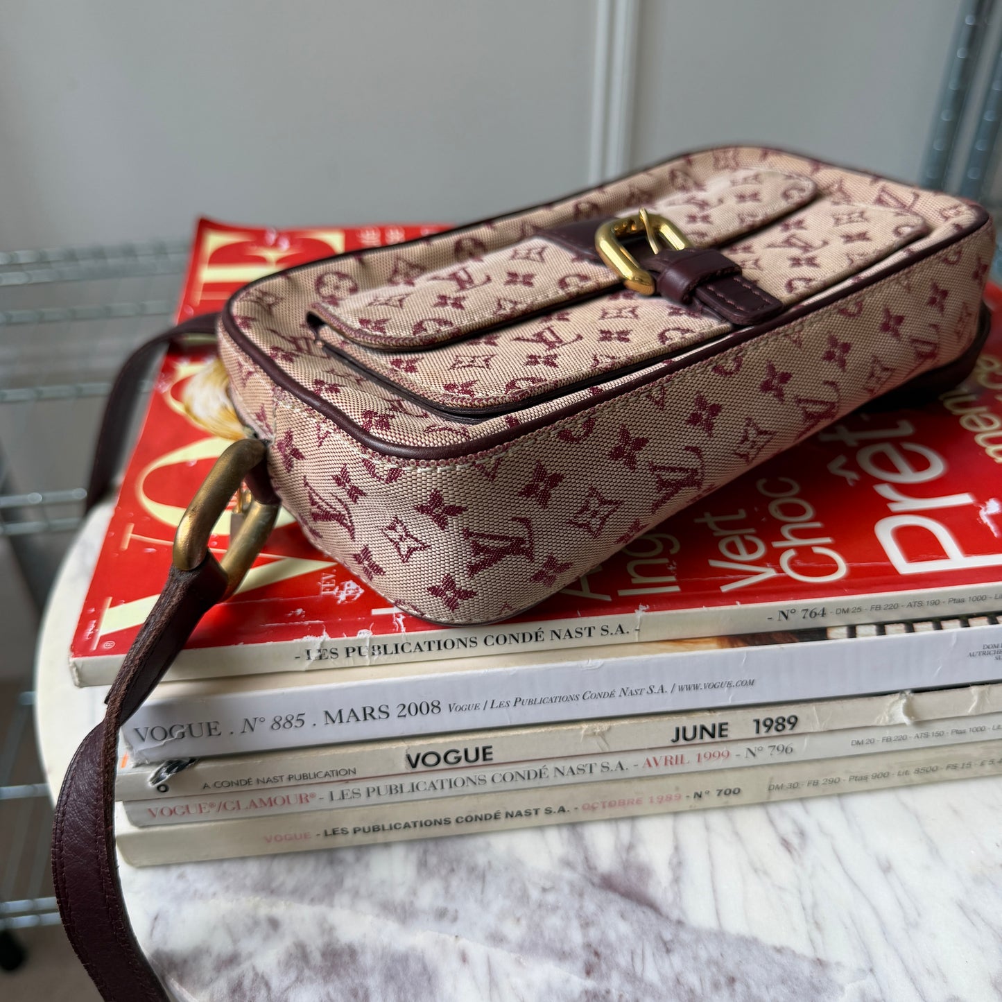 Pre-Owned Cherry Mini Lin Canvas Juliette MM Crossbody Bag