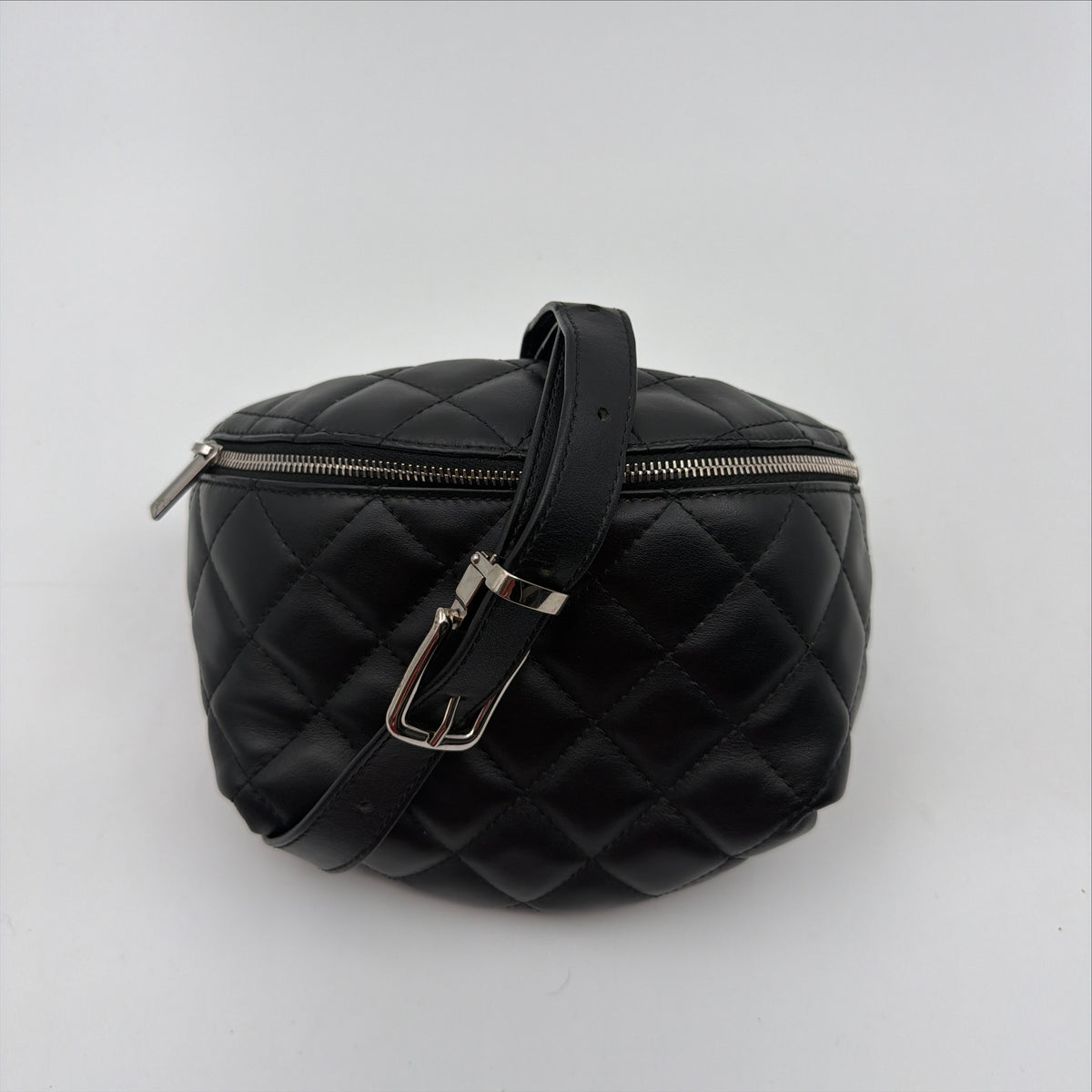 Pre-Owned Black Matelassé Lambskin Leather Belt Bag