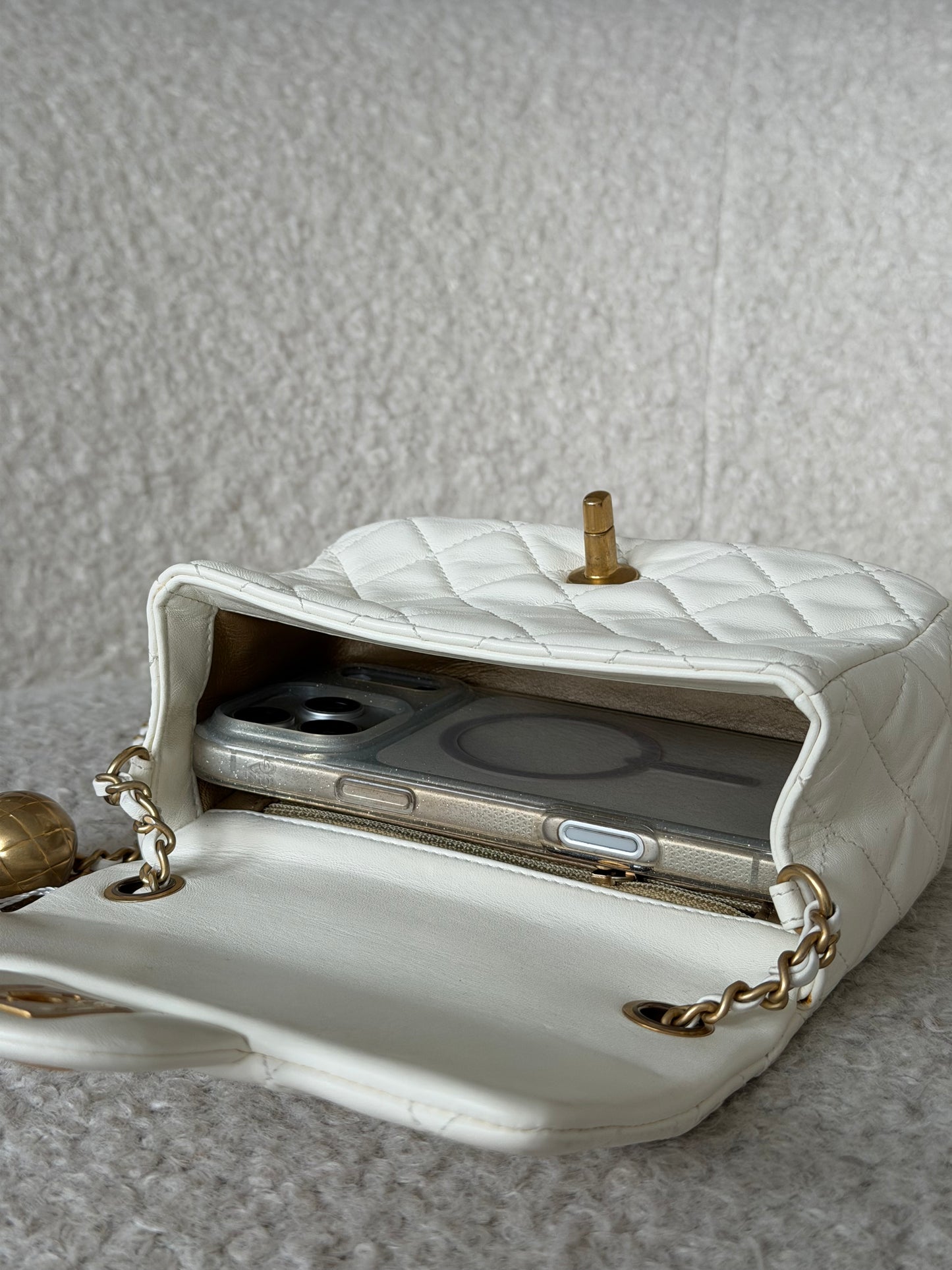 Pre-Owned White Matelassé Lambskin Leather Mini Square Crossbody w/Ball Adjustable Chain