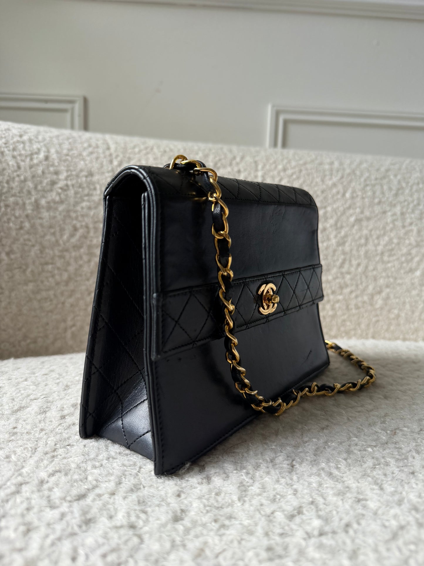 Black Lambskin Triangle Single Flap 24KGHW