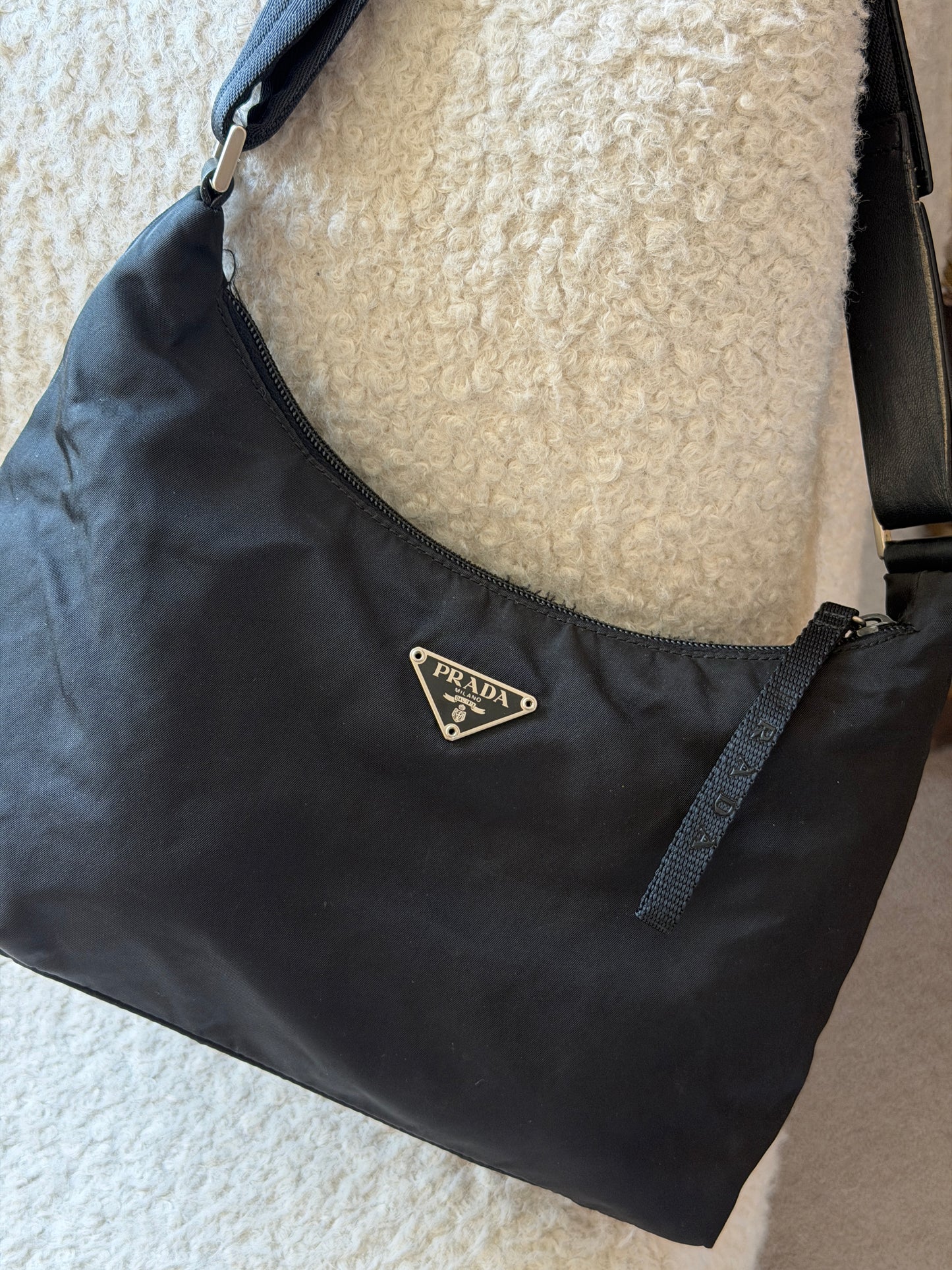 Pre-Owned Black Nylon Shoulder Bag