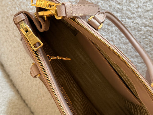 Pre-Owned Beige/Pink Saffiano Leather Small Galleria