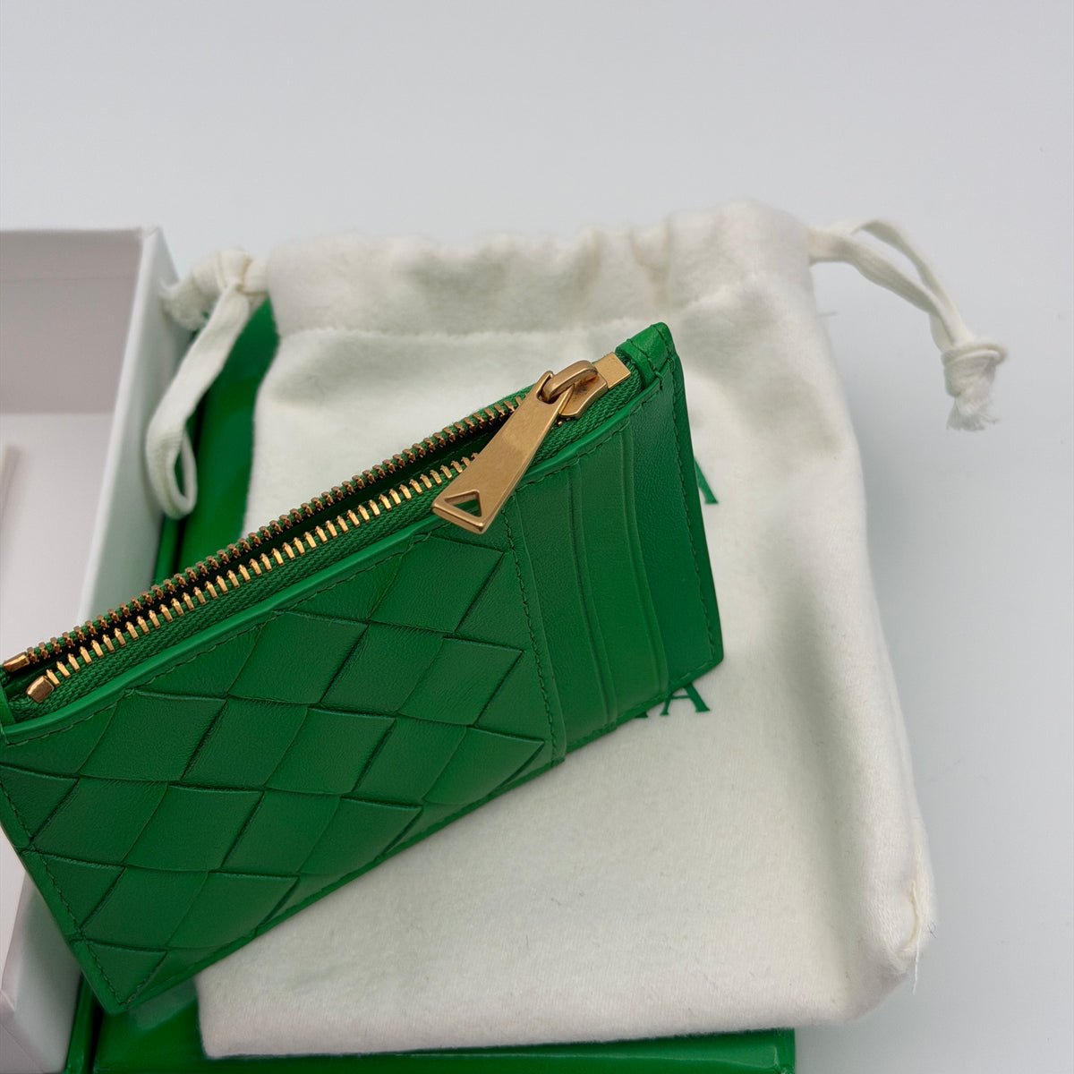 Pre-Owned Green Intrecciato Leather Cardholder