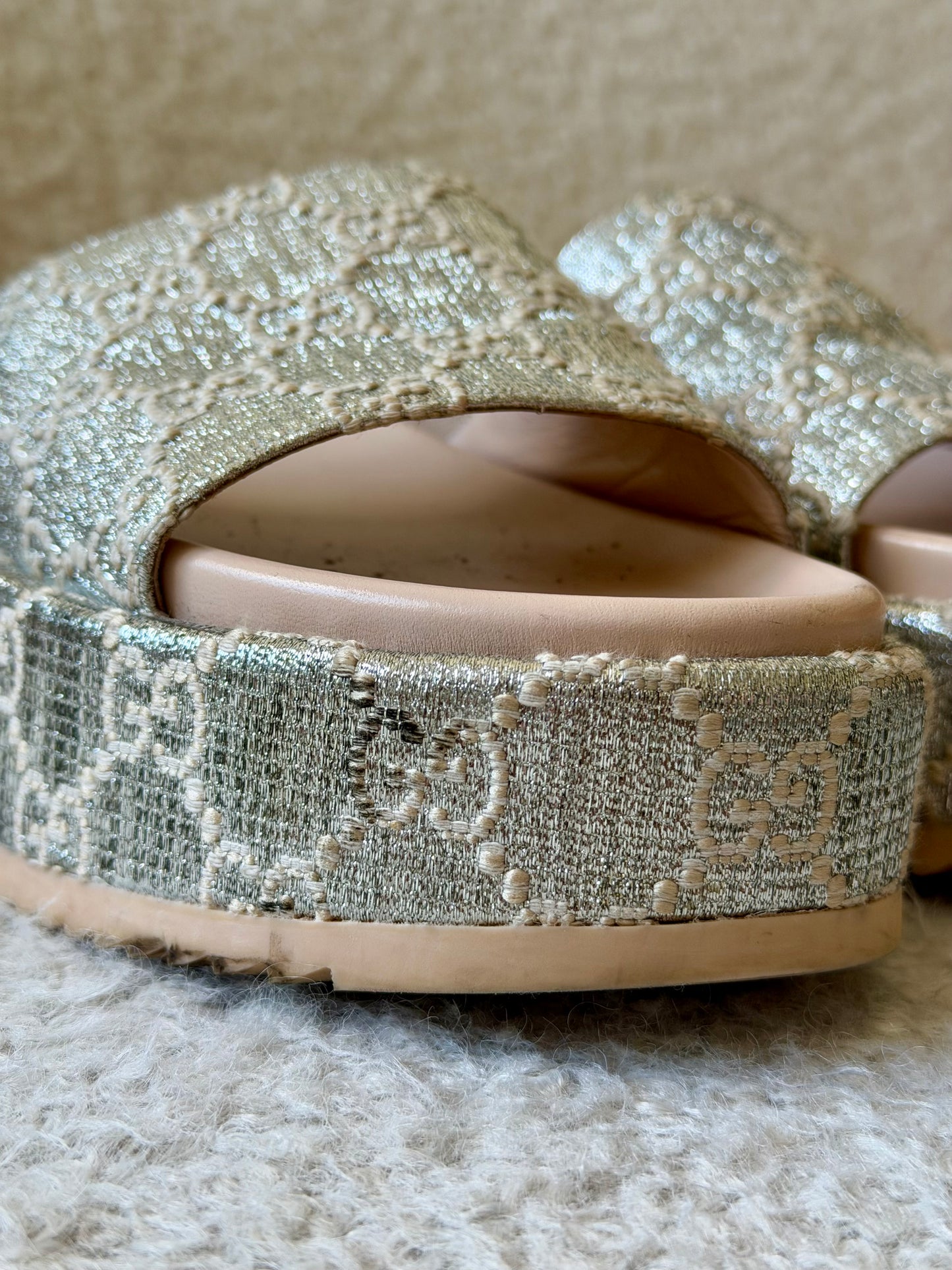 Silver/Beige Embroidered Fabric and Leather Sandal 39 Very good