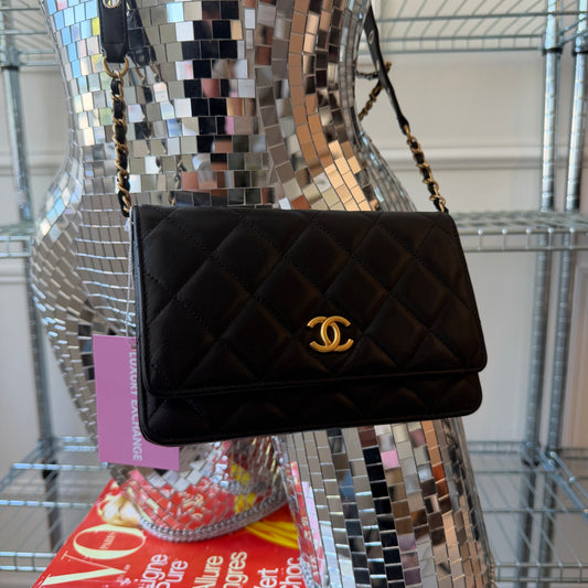 Pre-Owned Black Matelassé Lambskin 'Grommet' Wallet on Chain