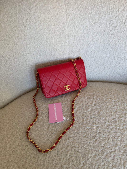 Pre-Owned Red Matelassé Lambskin Leather Full Flap Shoulder Bag