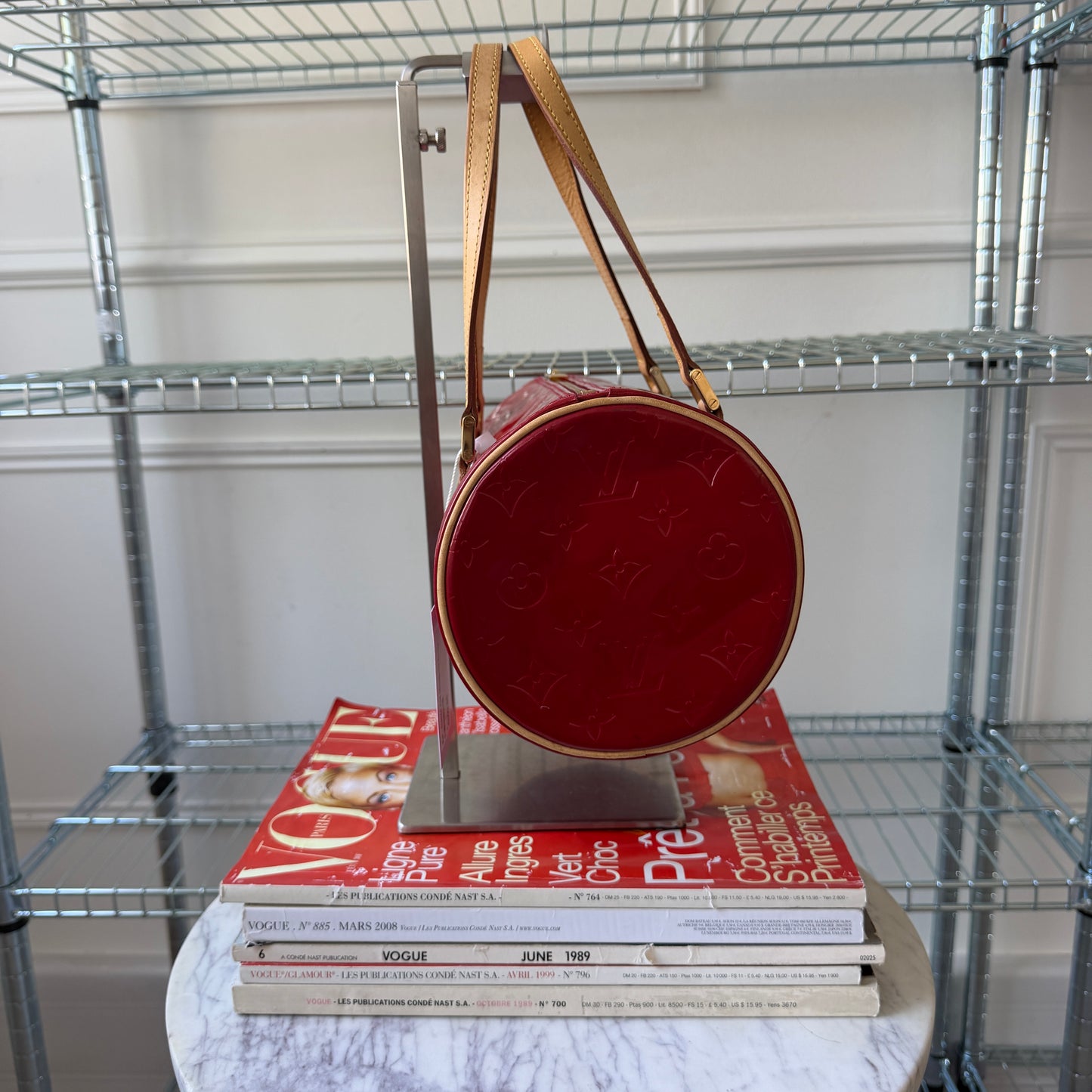 Pre-Owned Red Monogram Vernis Leather Papillon 30
