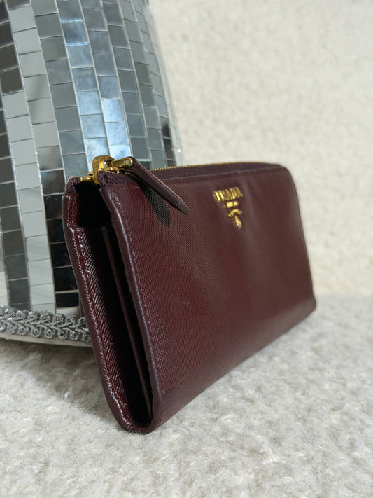 Pre-Owned Bordeaux Saffiano Leather Wallet