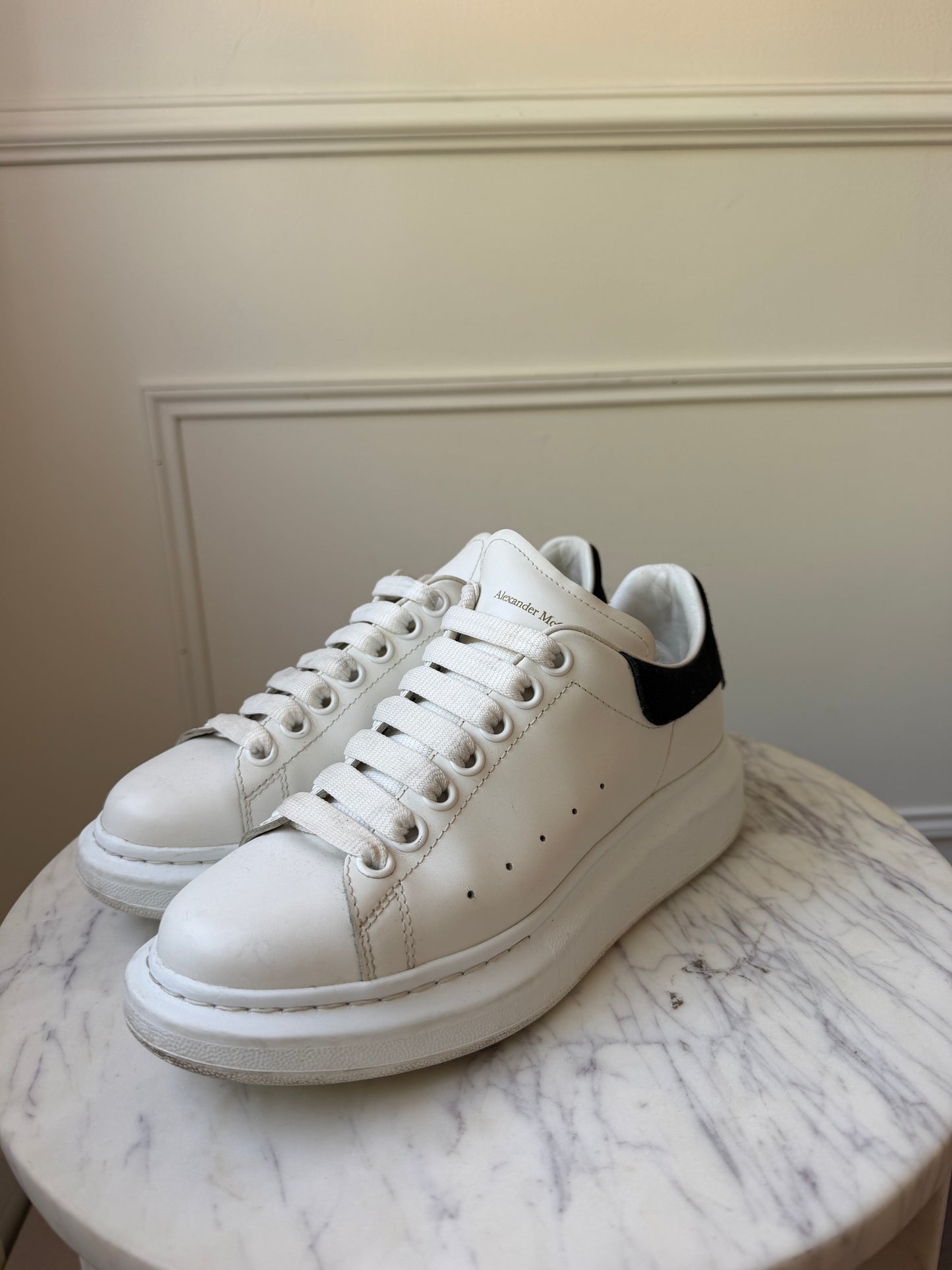 Black/White Leather Shoes 37.5 Very good
