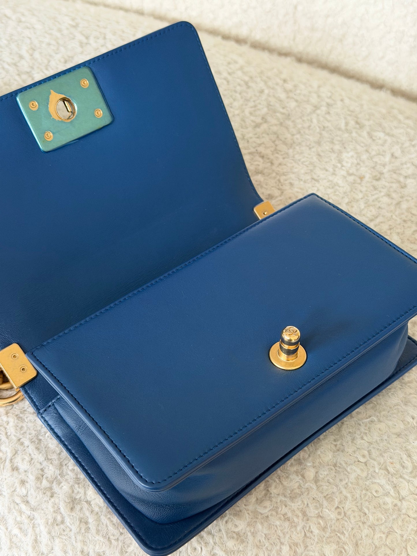 Pre-Owned Navy Lambskin Boy Single Flap