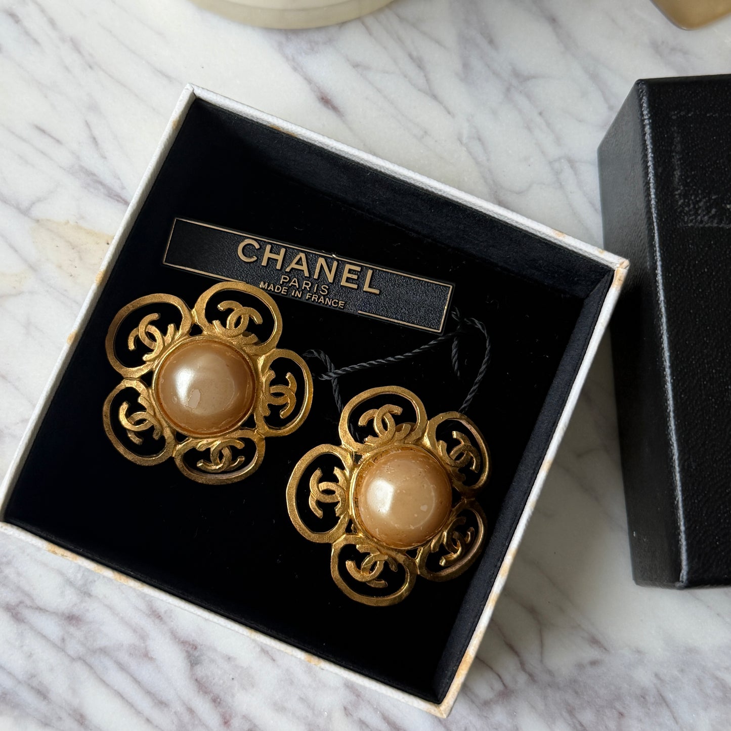 Pre-Owned Pearl Flower Gold-Plated Earrings