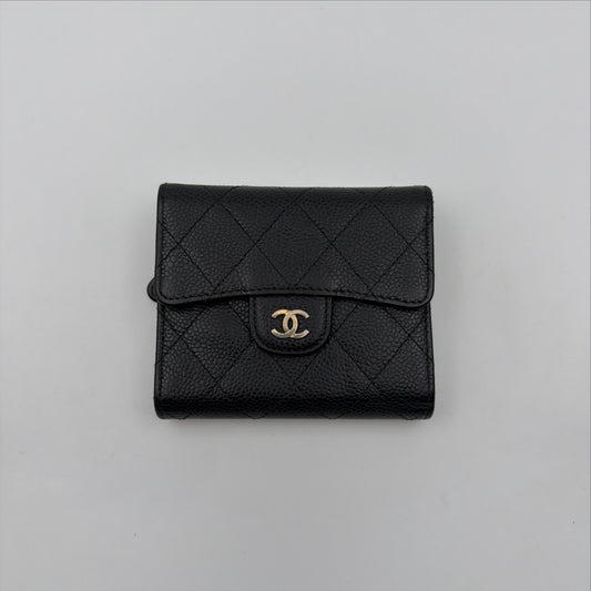 Pre-Owned Black Matelassé Caviar Leather Wallet