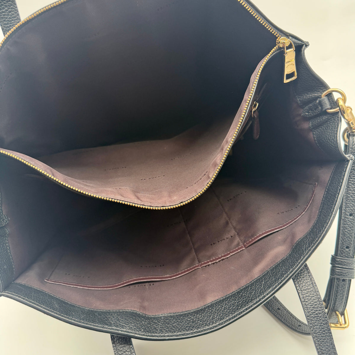 Pre-Owned Black Leather Handbag