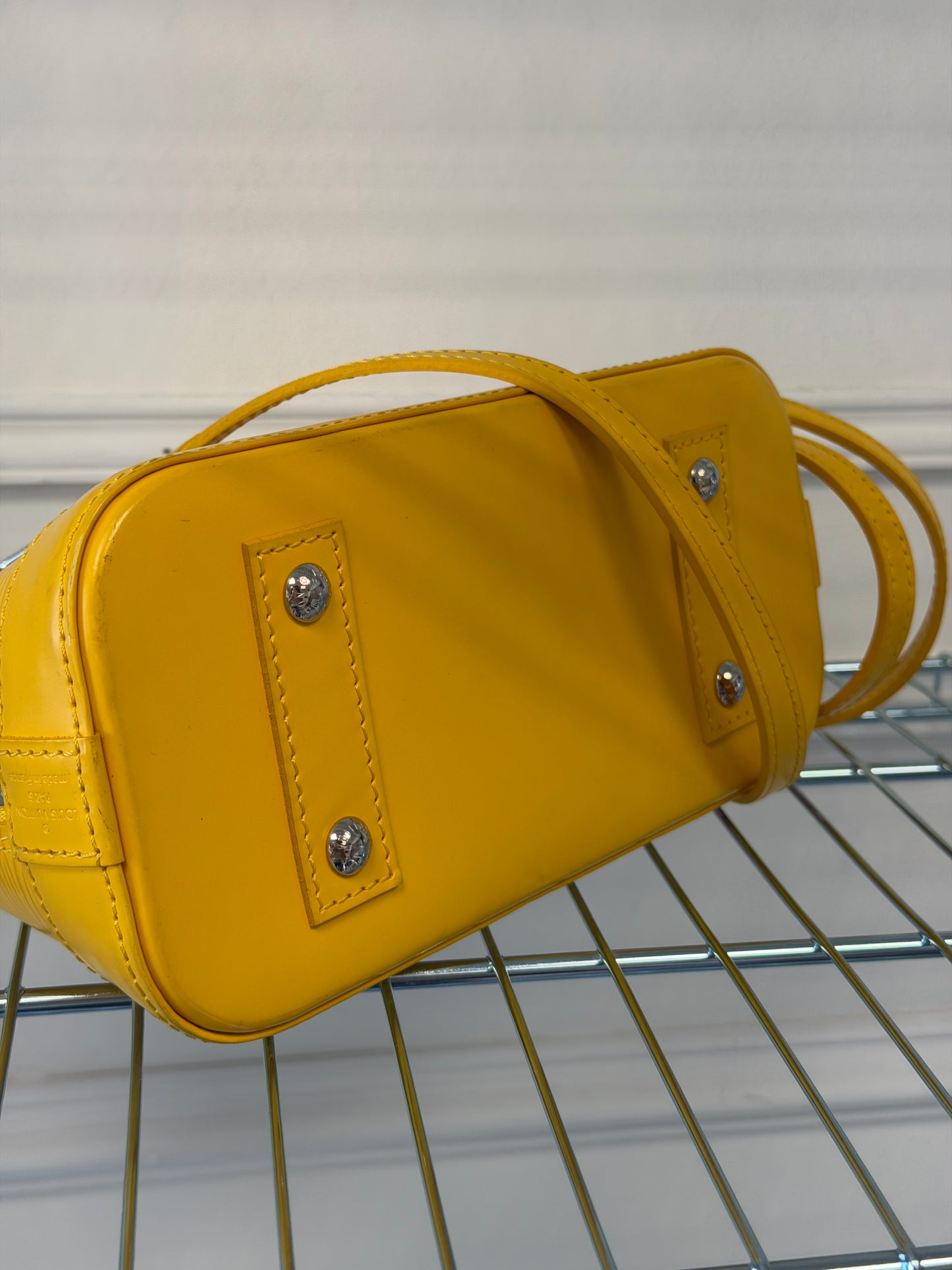 Pre-Owned Yellow Epileather Alma BB Crossbody Bag