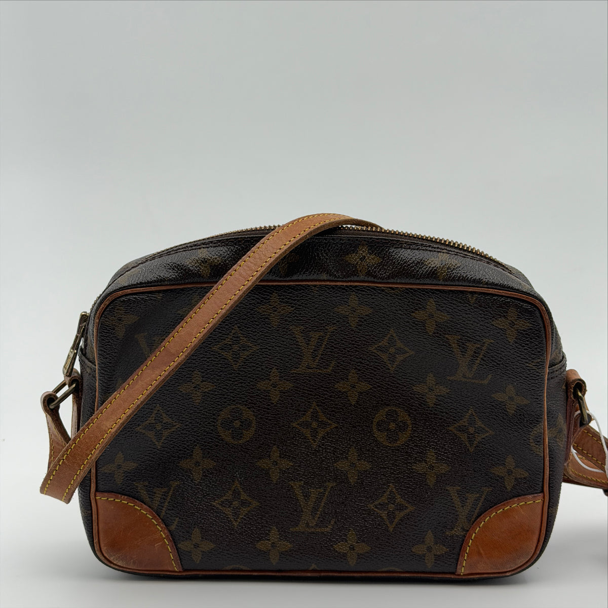 Pre-Owned LV Monogram Canvas Trocadero 23 Crossbody Bag