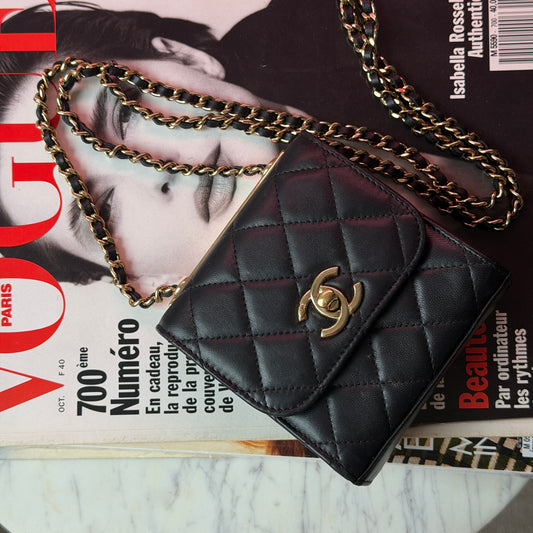 Pre-Owned Black Lambskin Mini Crossbody Bag