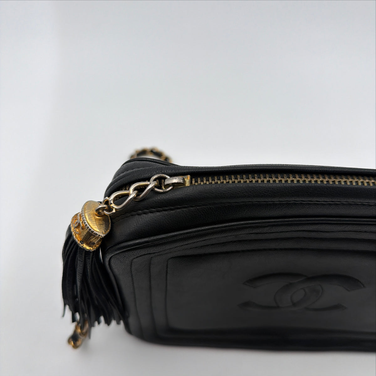 Pre-Owned Black CC Lambskin Camera Bag