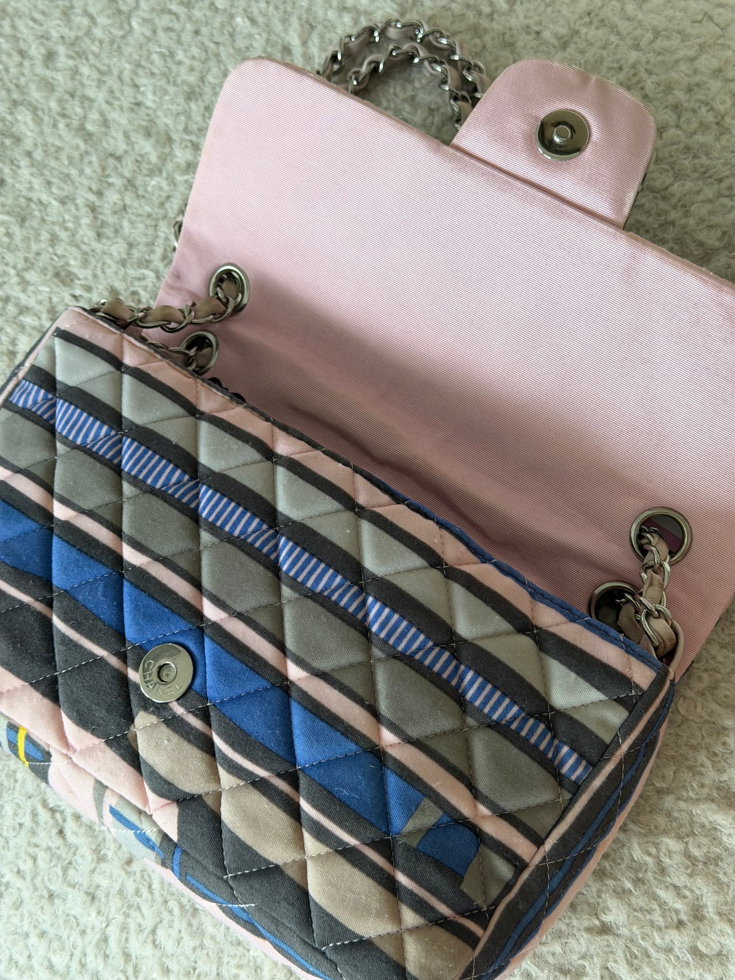 Pre-Owned Multi-Colour Fabric Single Flap w/Heart Hardware
