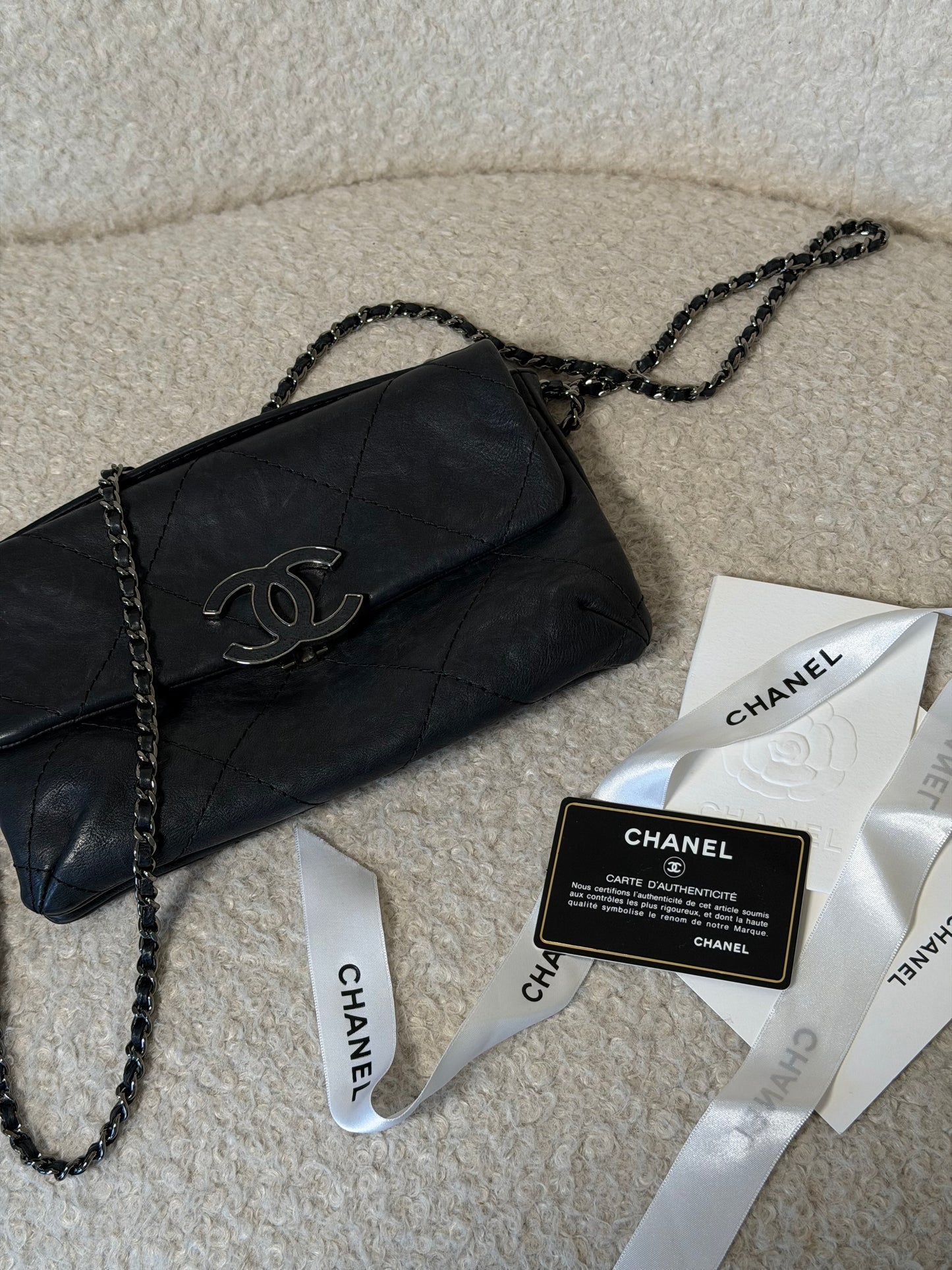 Pre-Owned Black Lambskin Leather Top Handle Wallet On Chain Handbag