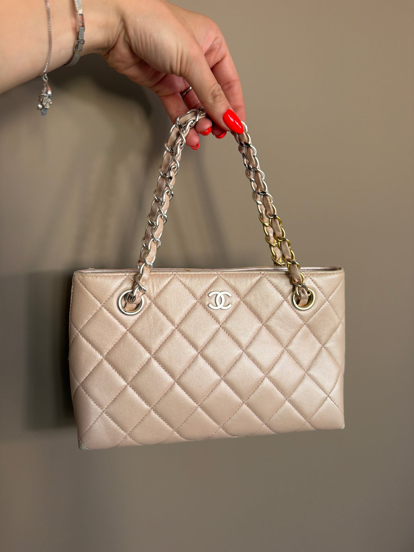 Pre-Owned Pink Pearlescent Lambskin Leather Tote Bag