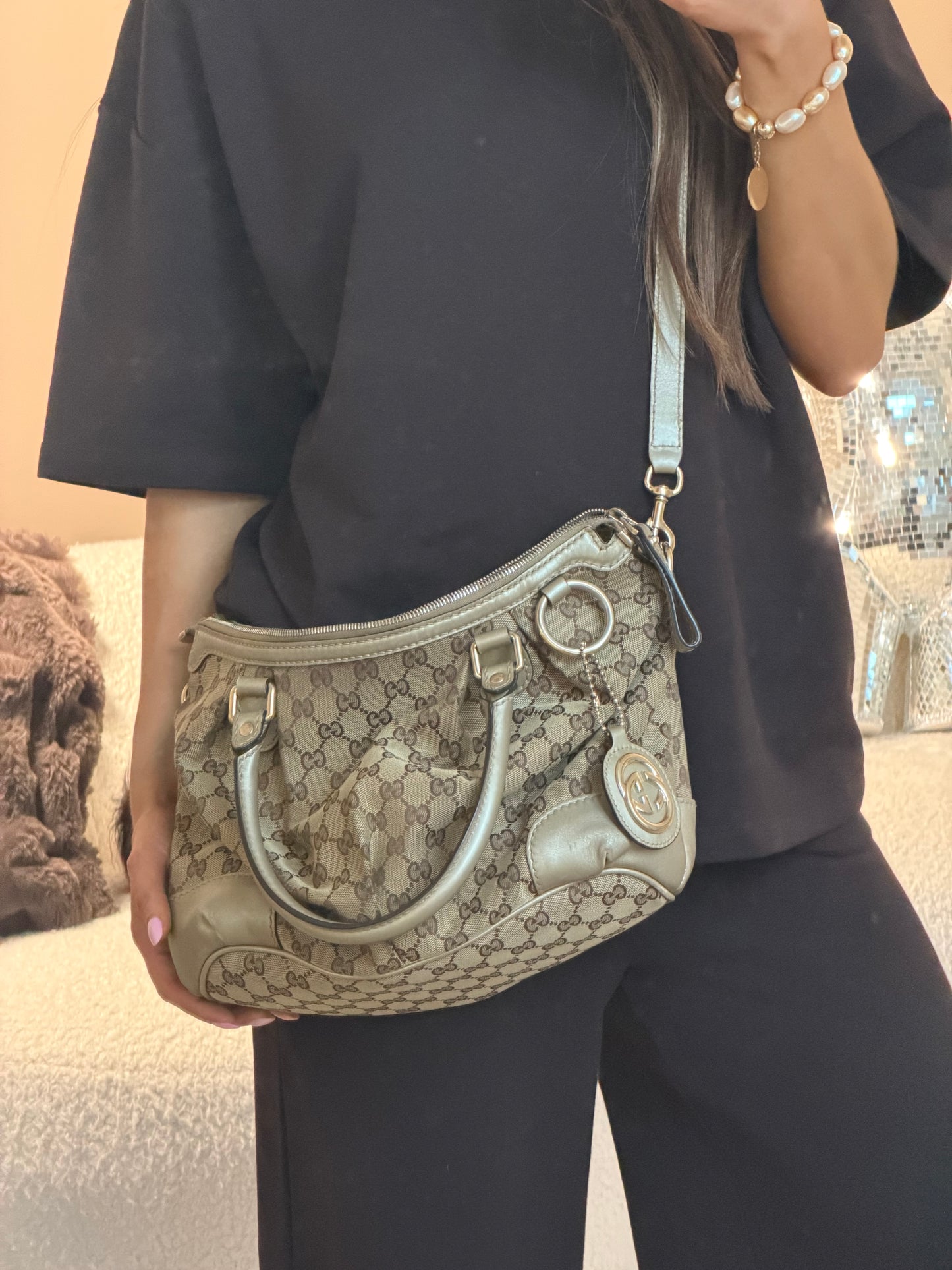 Pre-Owned Beige GG Canvas Tote Bag