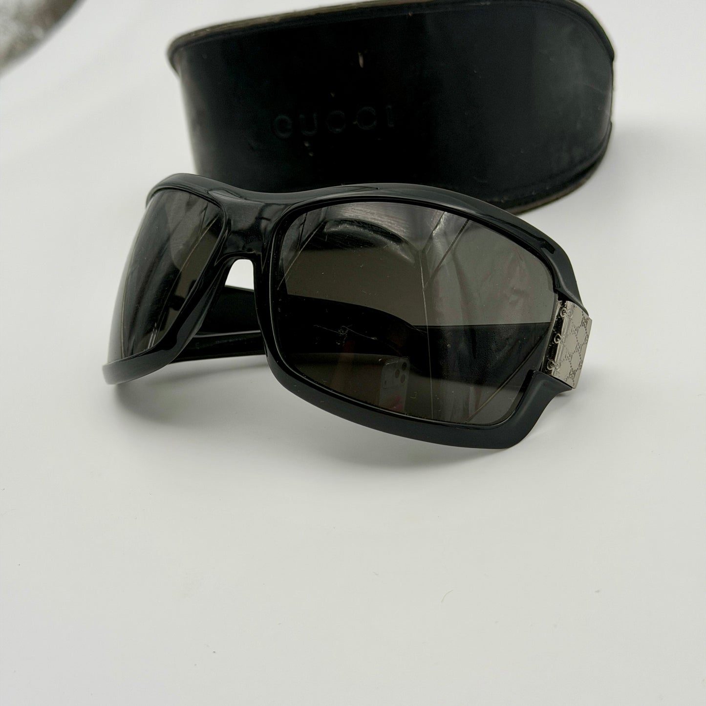 Pre-Owned Black Sunglasses