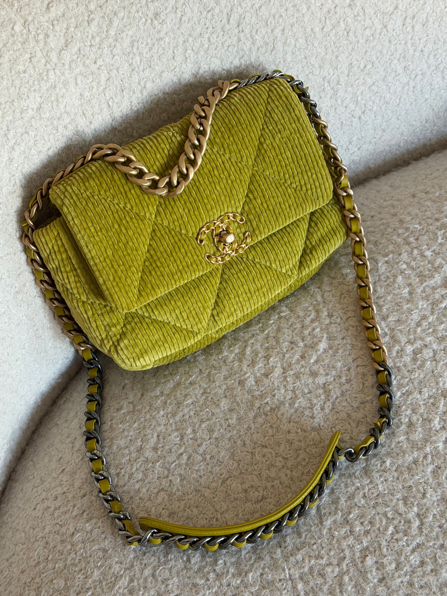 Pre-Owned Green Jumbo Corduroy Crossbody Bag