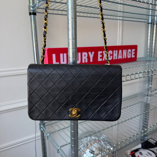 Pre-Owned Black Matelassé Lambskin Leather Full Flap Crossbody Bag