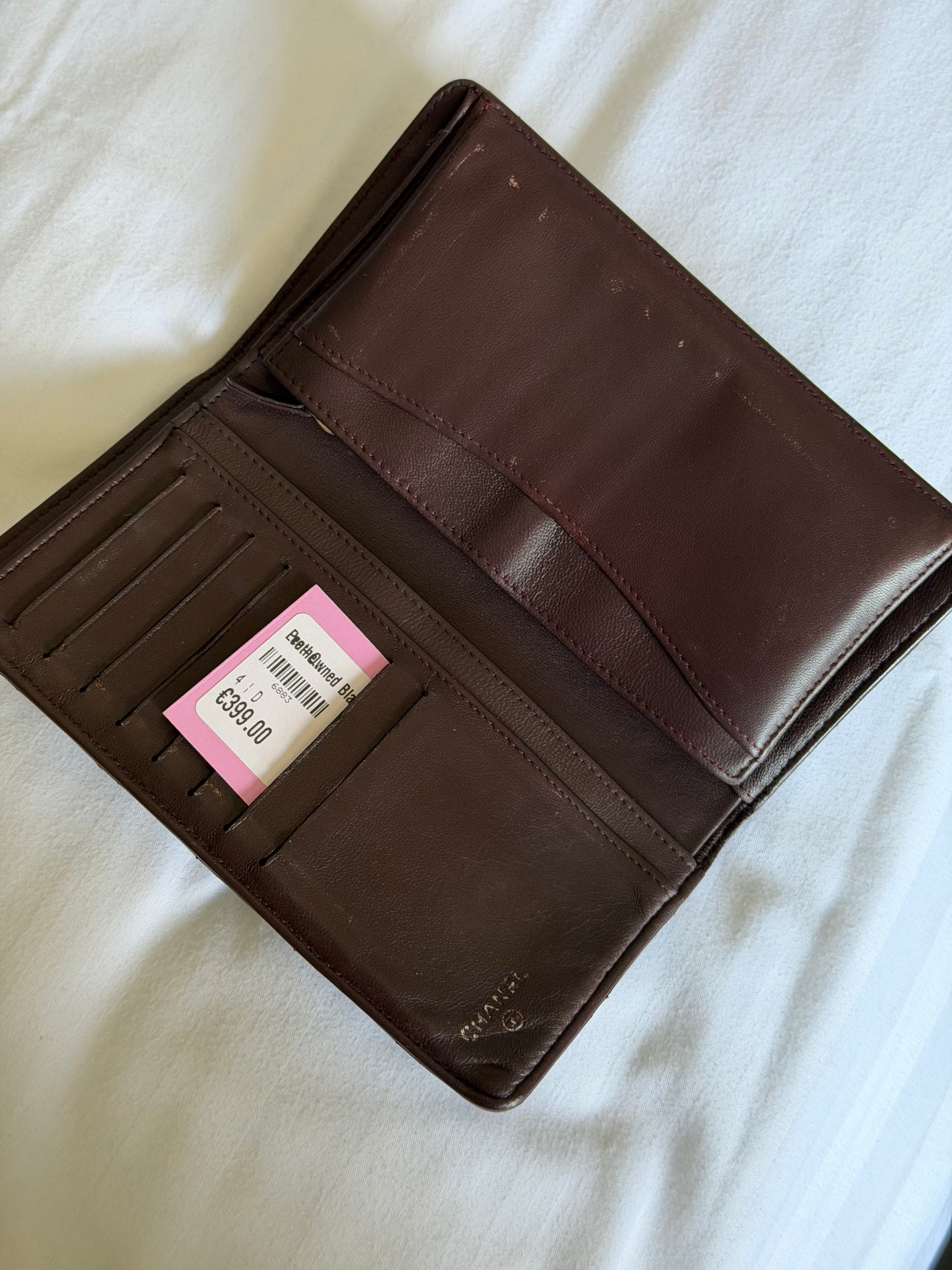 Pre-Owned Black Lambskin Leather Fold Wallet