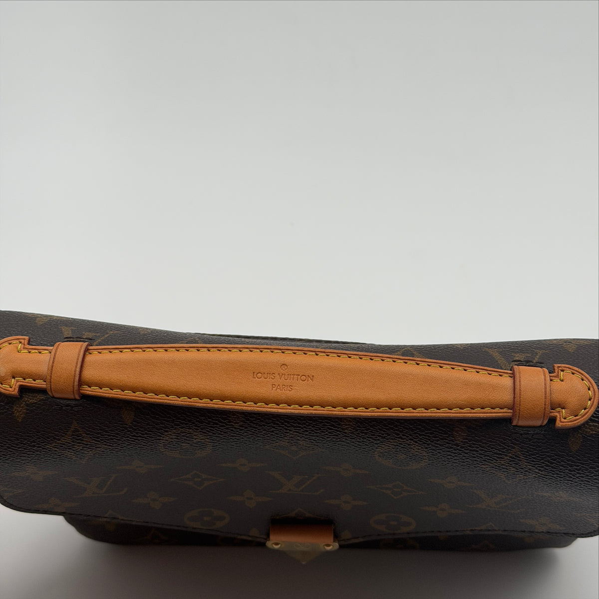 Pre-Owned LV Monogram Canvas Pochette Metis Crossbody Bag