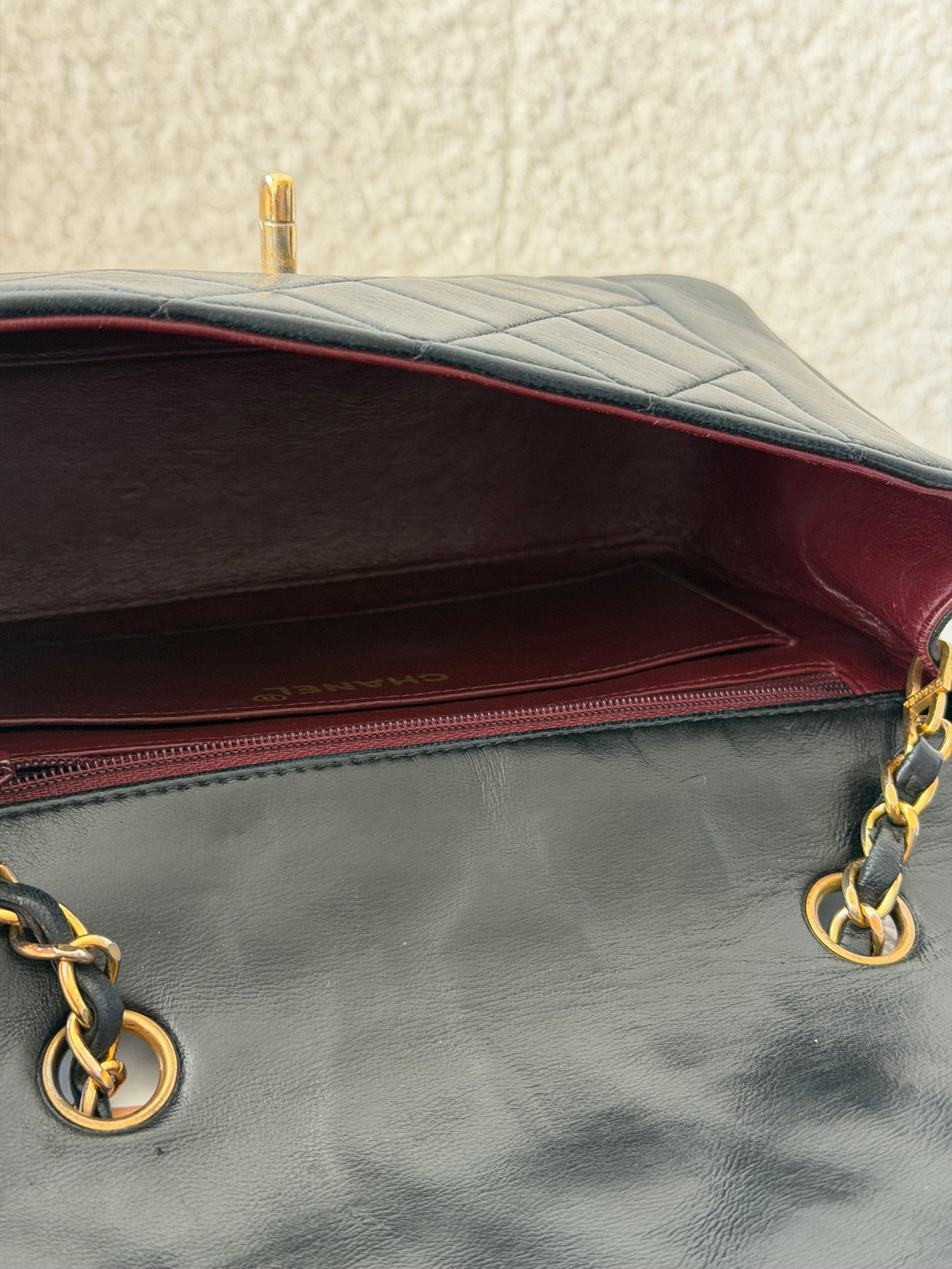 Pre-Owned Black Matelassé Lambskin Diana Single Flap Crossbody