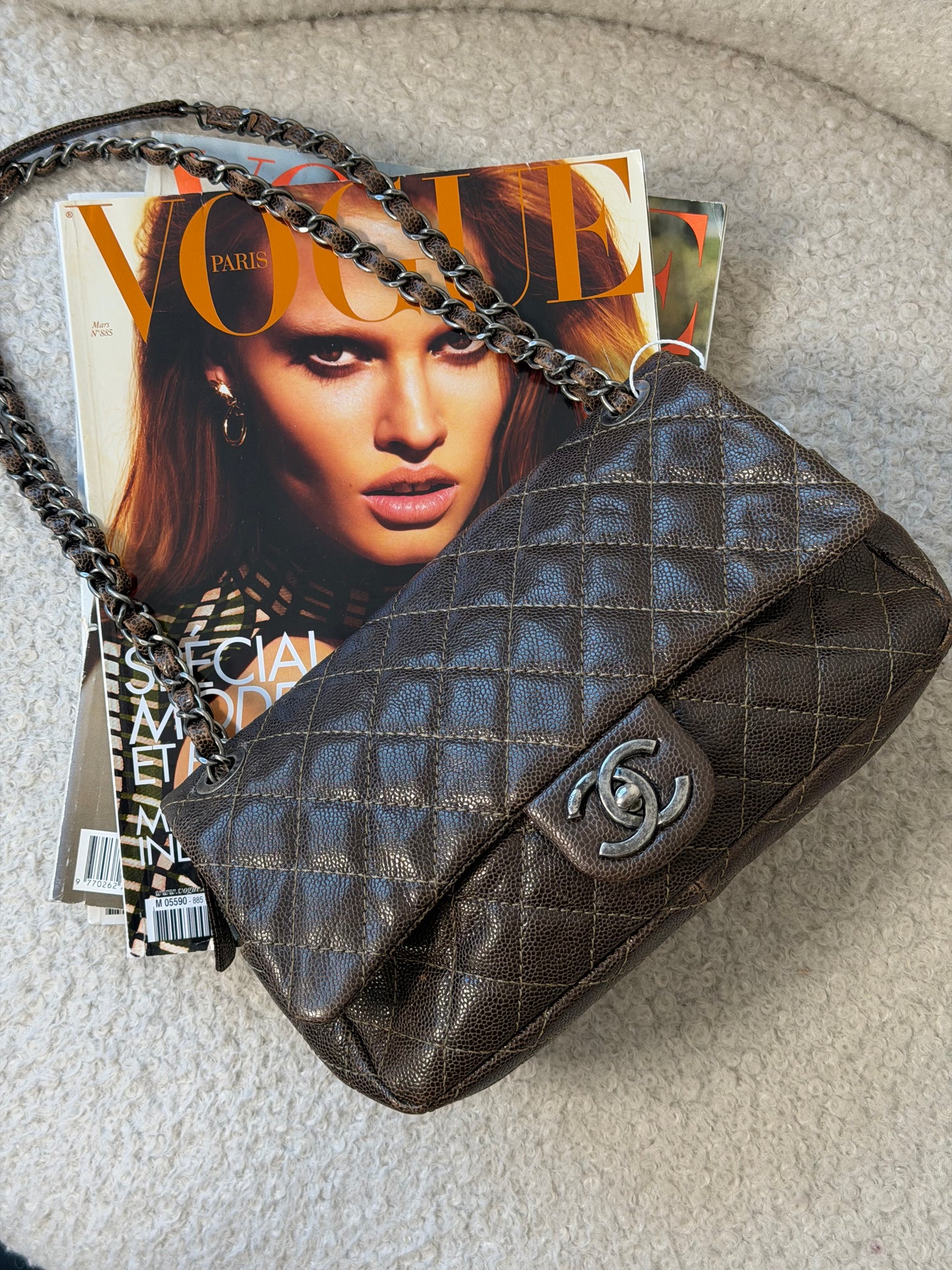 Pre-Owned 2012 Brown Shiny Caviar Leather Seasonal Single Flap Handbag