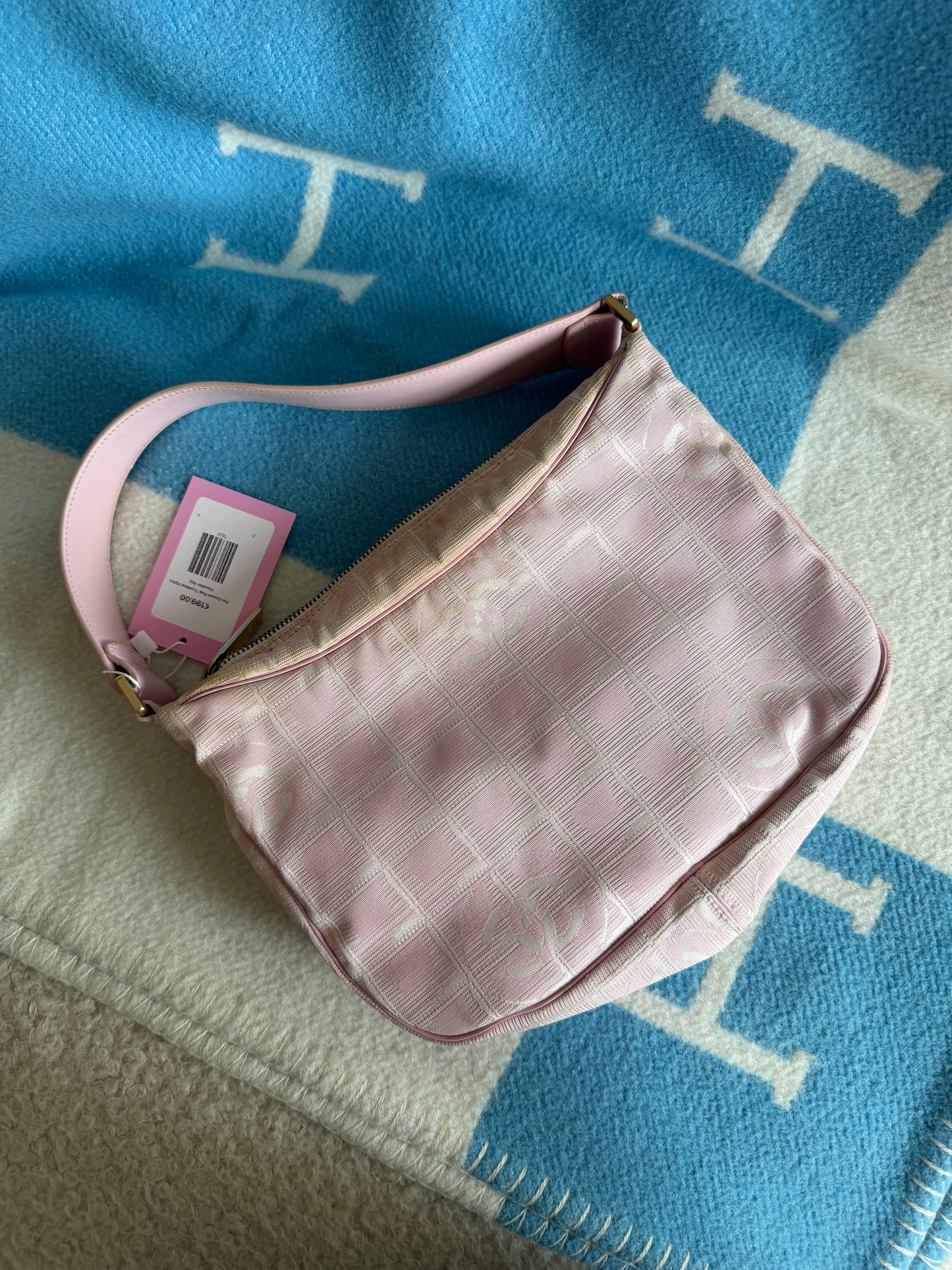 Pre-Owned Pink Travelline Nylon Shoulder Bag