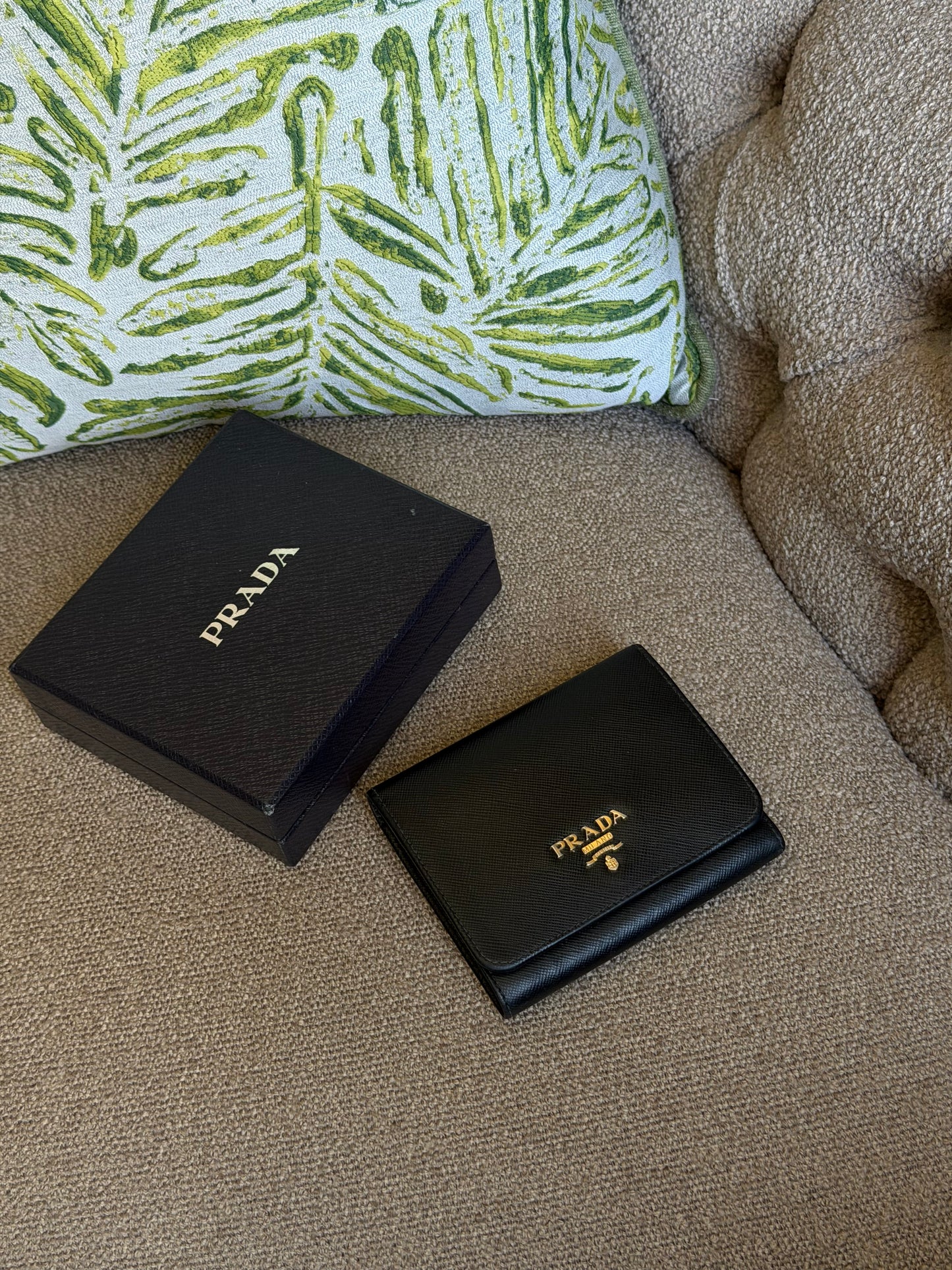 Pre-Owned Black Saffiano Leather Wallet