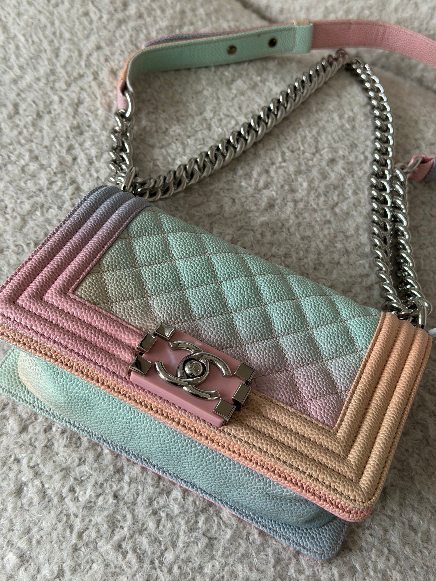 Pre-Owned Tiedye Caviar Leather Boy Single Flap