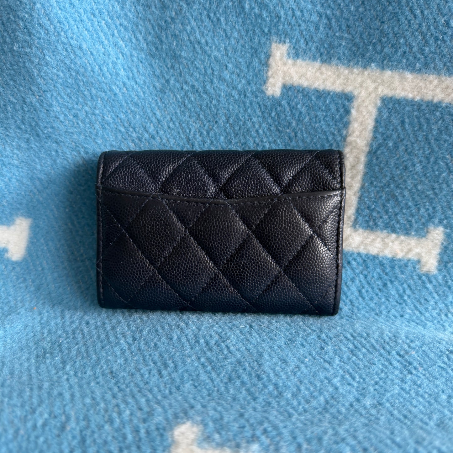 Pre-Owned Navy Classic Caviar Leather Wallet