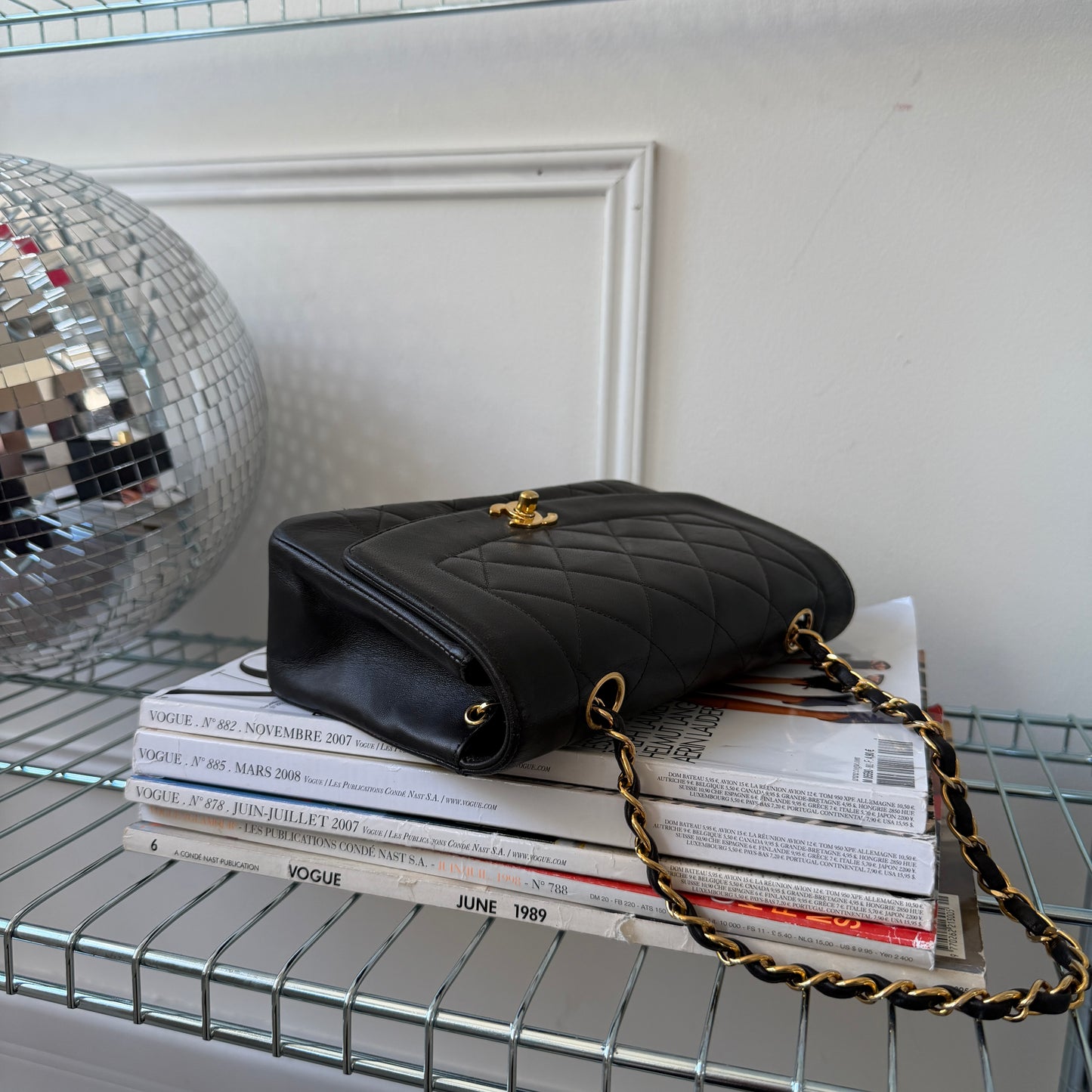 Pre-Owned Black Matelassé Lambskin Leather Diana Crossbody Bag
