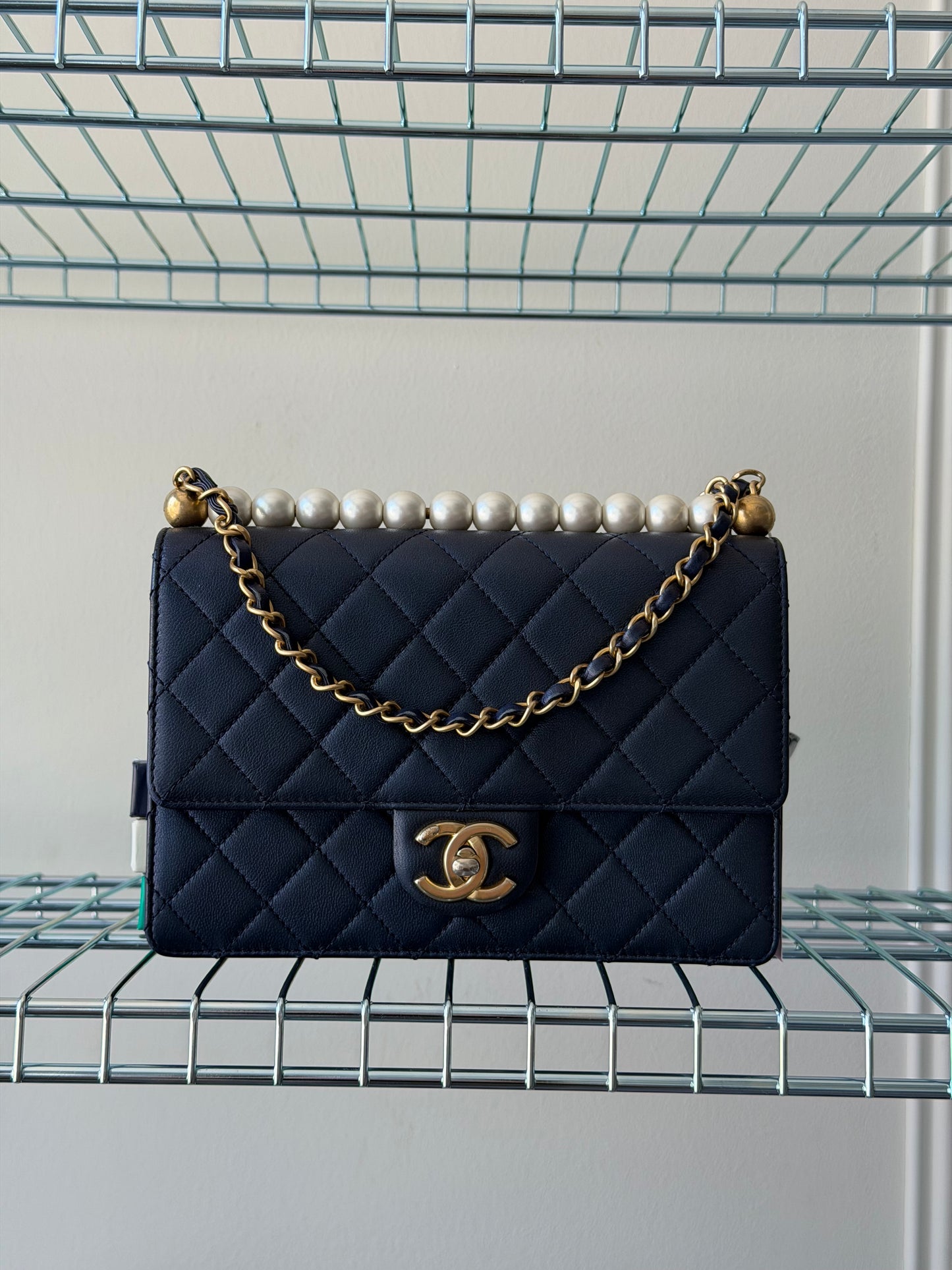 Pre-Owned Navy Metallic Lambskin Pearl Single Flap