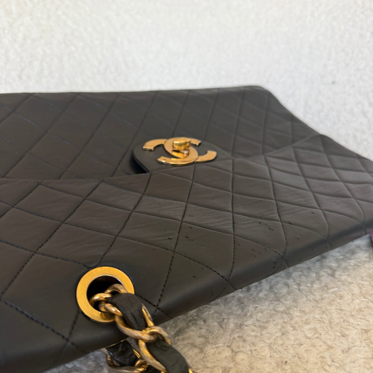 Pre-Owned Black Matelassé Lambskin Leather Maxi Single Flap Crossbody Bag
