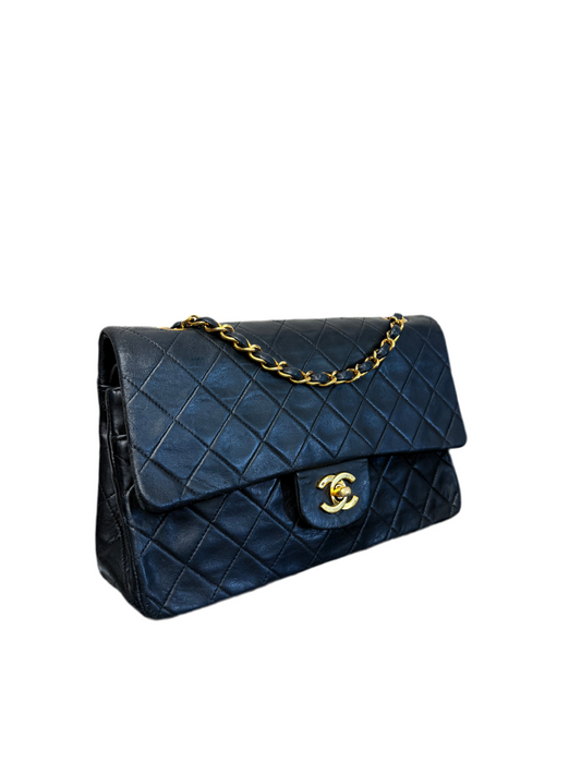 Medium Classic Flap