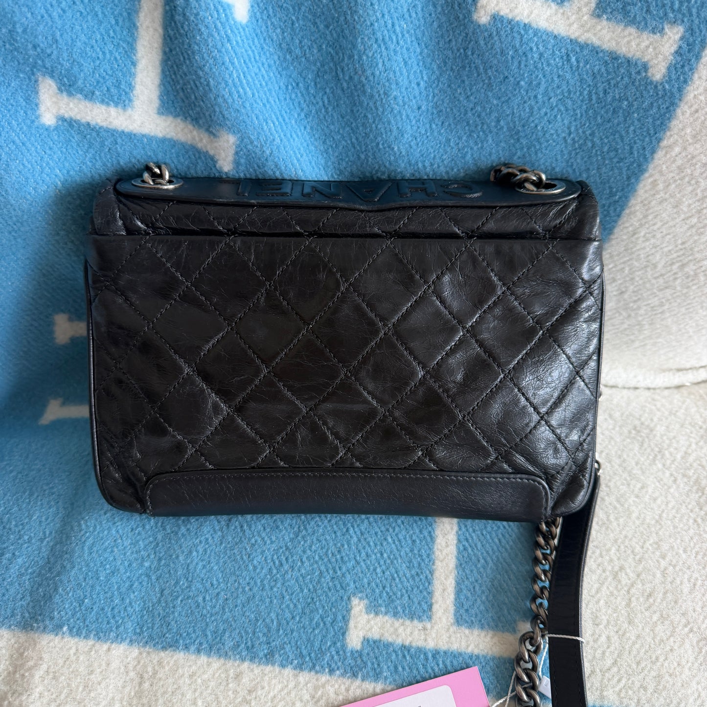Pre-Owned Black Calfskin Leather Single Flap Crossbody Bag