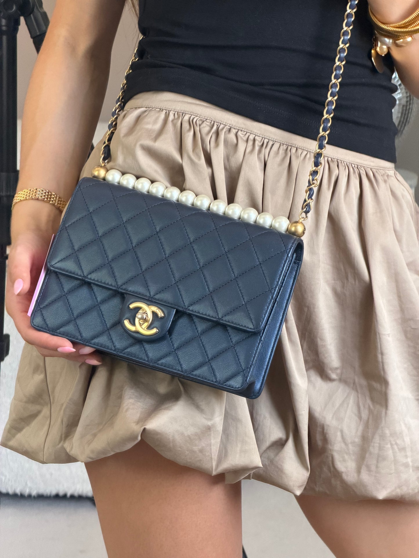 Pre-Owned Navy Metallic Lambskin Pearl Single Flap