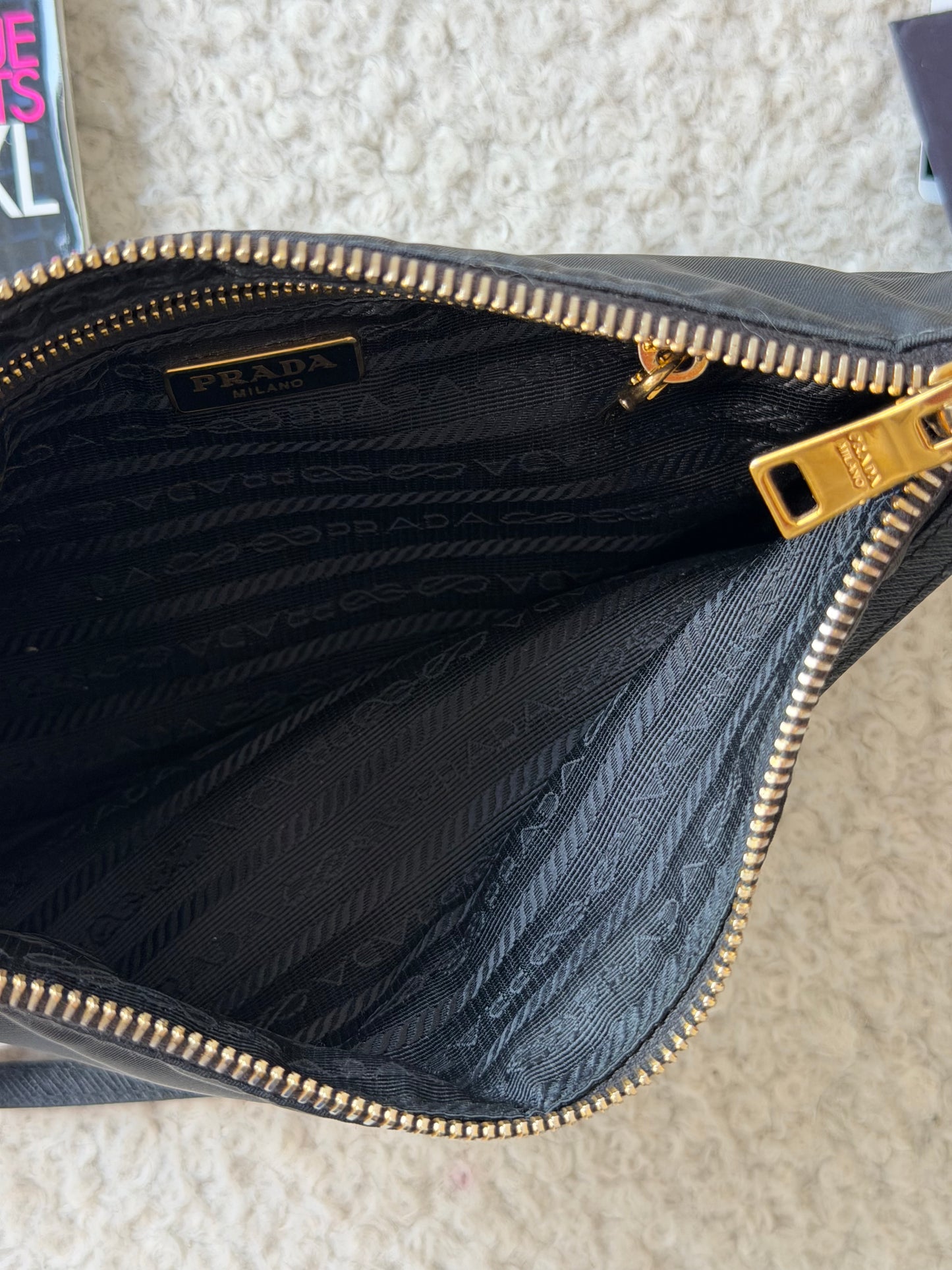 Pre-Owned Black Nylon Handbag