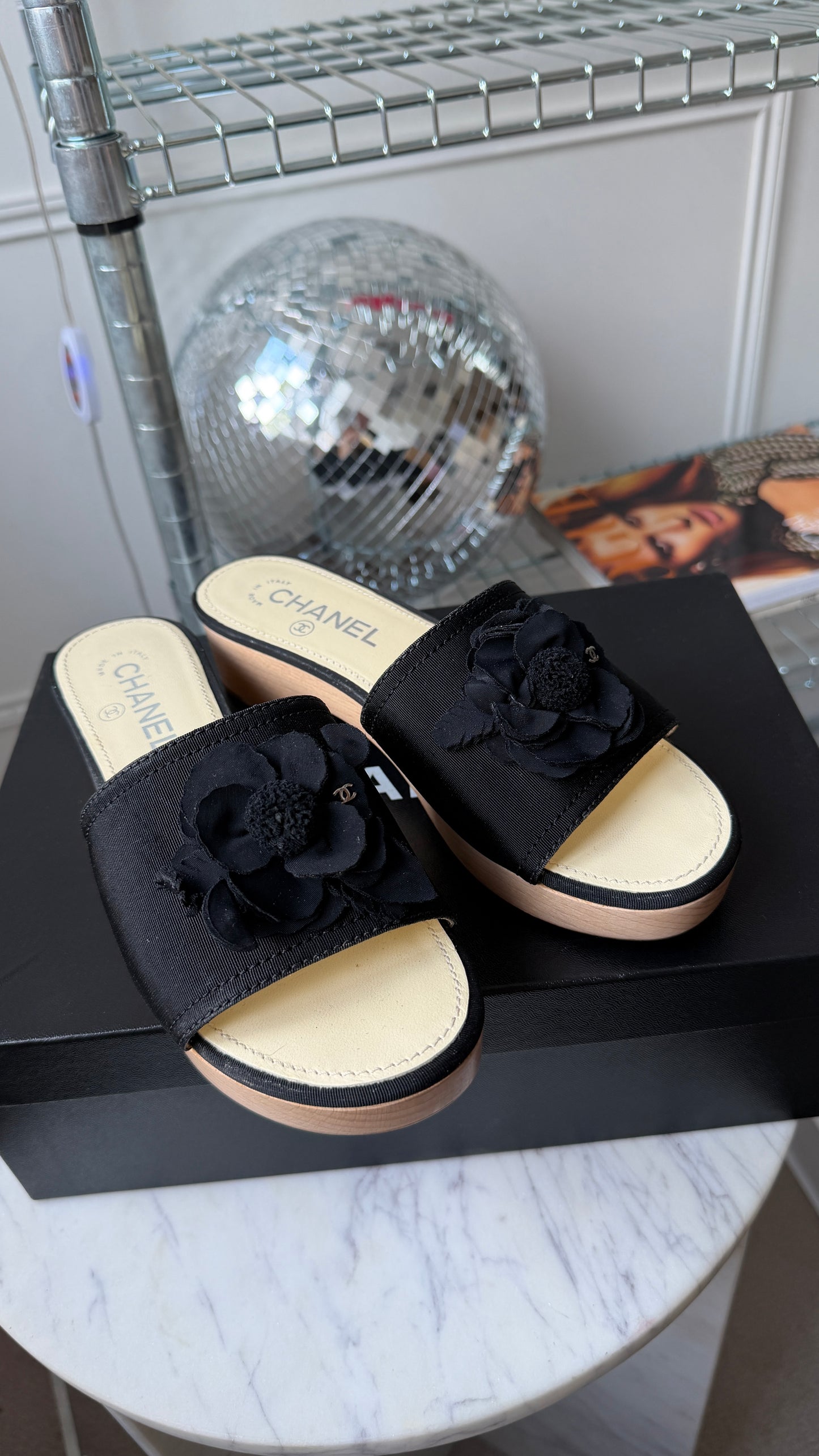 Pre-Owned Black Camellia Shoes (37)