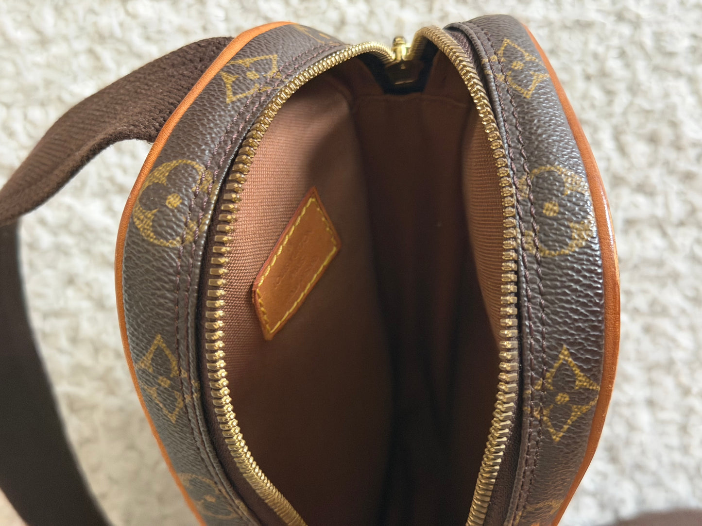 Pre-Owned LV Monogram Canvas Geronimo Crossbody Bag