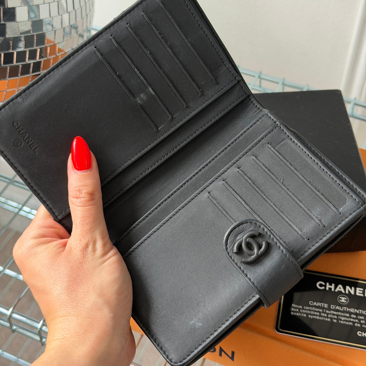 Pre-Owned Black Lambskin Leather Wallet